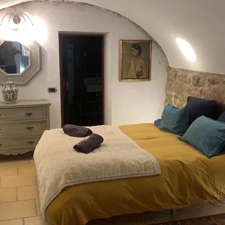 La Villageoise, Chambre Troglodyte Pitoresque Au Coeur Du Village Rognes Exterior photo